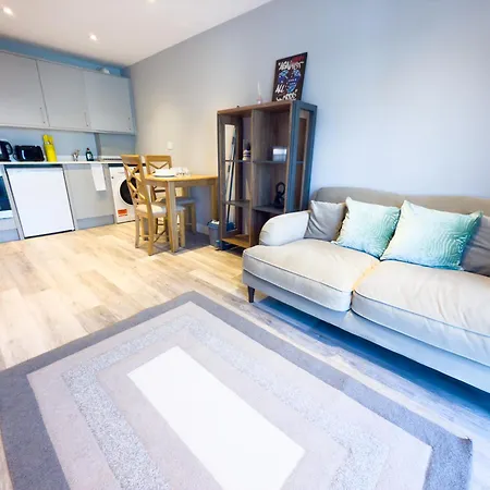 Apartment Stylish & Comfy 1 Bedroom By Altoluxoexperience Short Lets & Serviced With Free Wifi & Parking Bristol