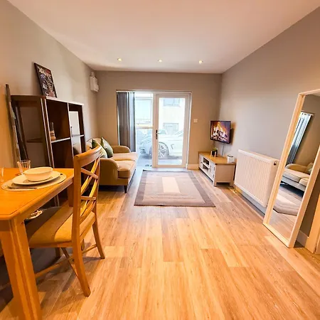 Apartment Stylish & Comfy 1 Bedroom By Altoluxoexperience Short Lets & Serviced With Free Wifi & Parking