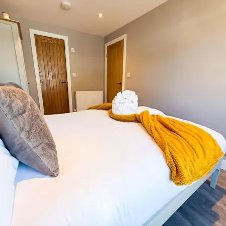 Stylish & Comfy 1 Bedroom By Altoluxoexperience Short Lets & Serviced With Free Wifi & Parking