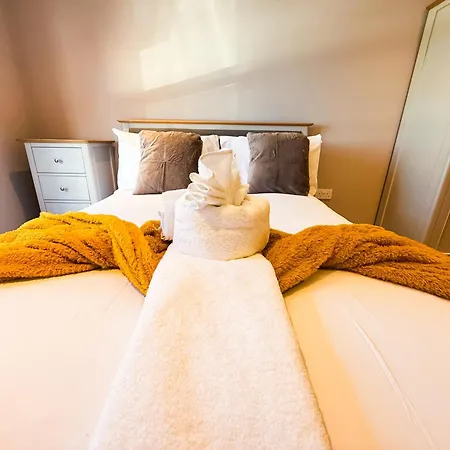 Stylish & Comfy 1 Bedroom By Altoluxoexperience Short Lets & Serviced With Free Wifi & Parking Apartment *