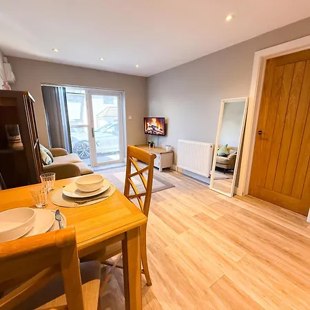 Stylish & Comfy 1 Bedroom By Altoluxoexperience Short Lets & Serviced With Free Wifi & Parking Bristol
