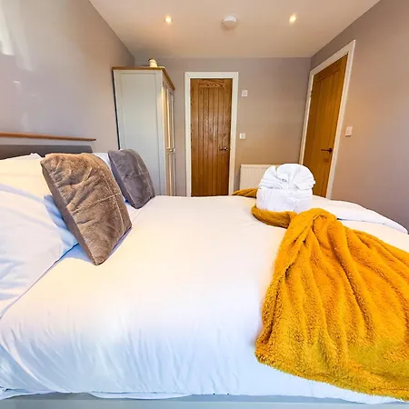 Stylish & Comfy 1 Bedroom By Altoluxoexperience Short Lets & Serviced With Free Wifi & Parking