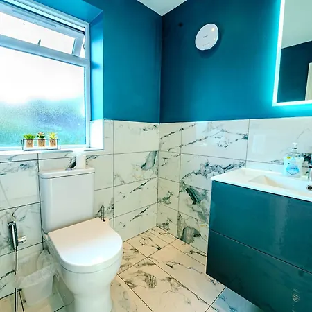Apartment Stylish & Comfy 1 Bedroom By Altoluxoexperience Short Lets & Serviced With Free Wifi & Parking Bristol