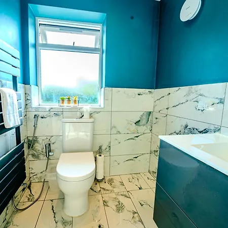 Stylish & Comfy 1 Bedroom By Altoluxoexperience Short Lets & Serviced With Free Wifi & Parking Bristol