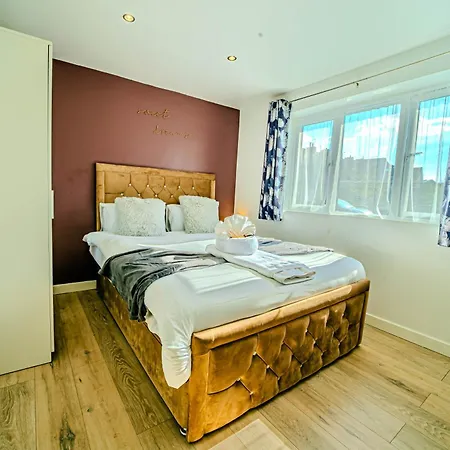 Apartment Stylish & Comfy 1 Bedroom By Altoluxoexperience Short Lets & Serviced With Free Wifi & Parking