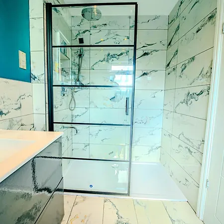 Apartment Stylish & Comfy 1 Bedroom By Altoluxoexperience Short Lets & Serviced With Free Wifi & Parking *
