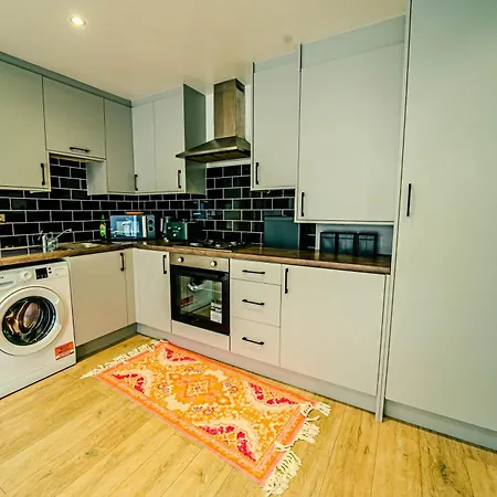 Stylish & Comfy 1 Bedroom By Altoluxoexperience Short Lets & Serviced With Free Wifi & Parking Apartment