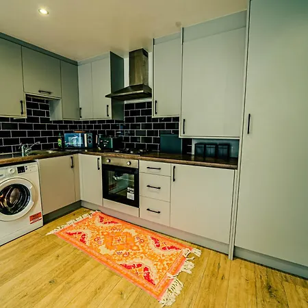Stylish & Comfy 1 Bedroom By Altoluxoexperience Short Lets & Serviced With Free Wifi & Parking Bristol