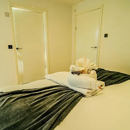 Stylish & Comfy 1 Bedroom By Altoluxoexperience Short Lets & Serviced With Free Wifi & Parking