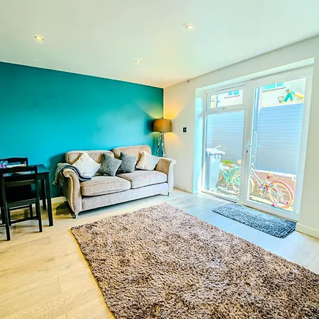 Stylish & Comfy 1 Bedroom By Altoluxoexperience Short Lets & Serviced With Free Wifi & Parking Apartment Bristol
