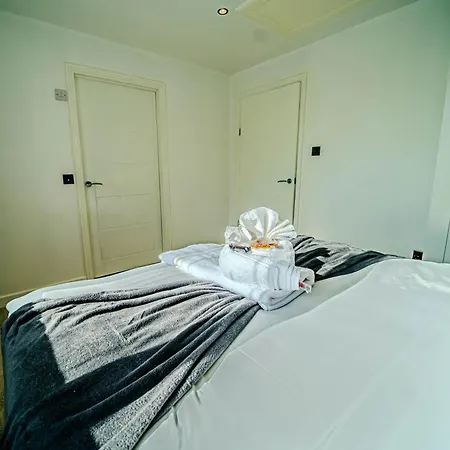 Stylish & Comfy 1 Bedroom By Altoluxoexperience Short Lets & Serviced With Free Wifi & Parking Bristol